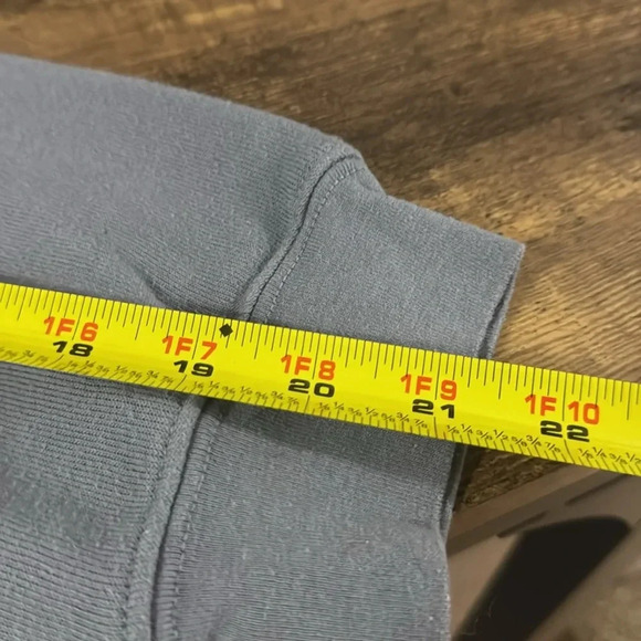 Girls Gotta Eat “My love language is being right” 2X. Grey hoodie cutoff cropped - Picture 6 of 6